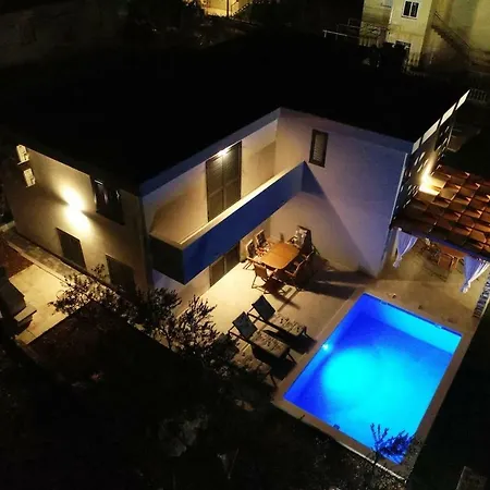 ヴィラ The Globetrotter's Kaštel Novi