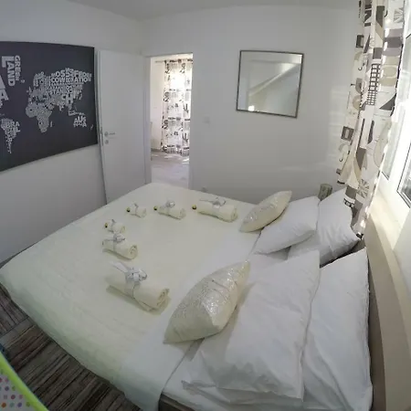 The Globetrotter's * Kaštel Novi